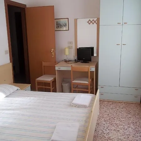 Hotel Italia 3*