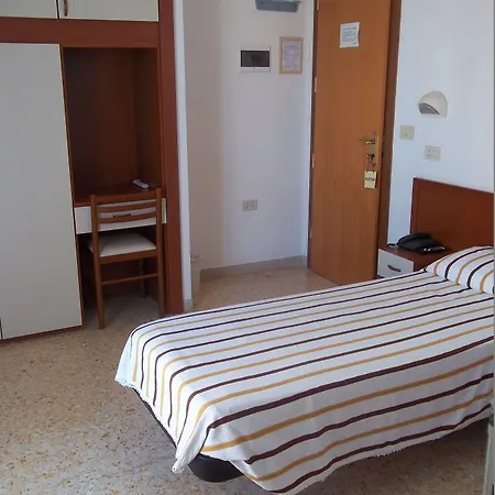 Hotel Italia 3*
