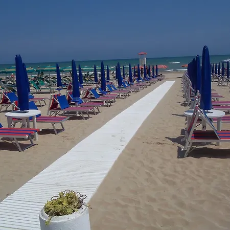 Italia Hotel 3*
