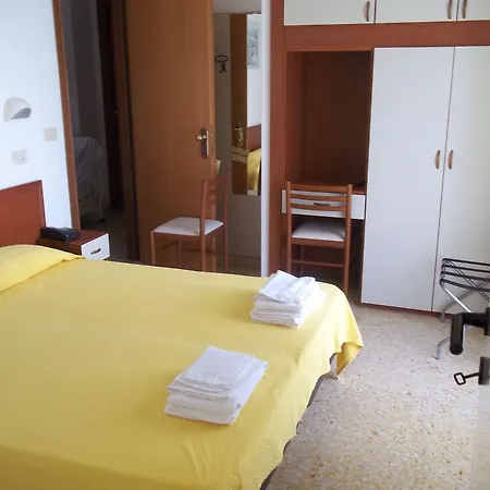 Hotel Italia 3*