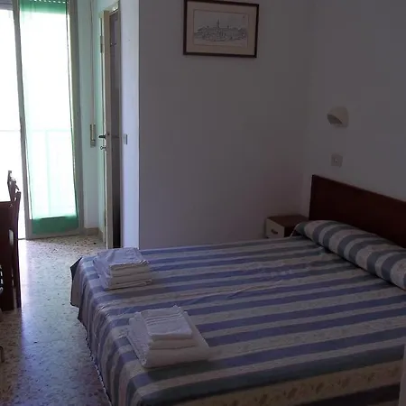 Italia 3* Σενιγκάλια